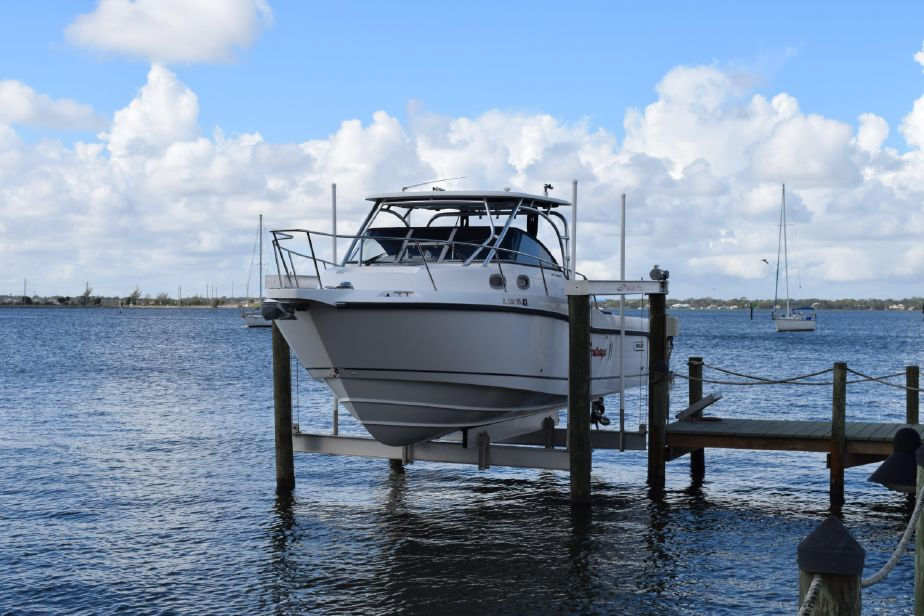Thumbnail: 2005 Boston Whaler 305 Conquest