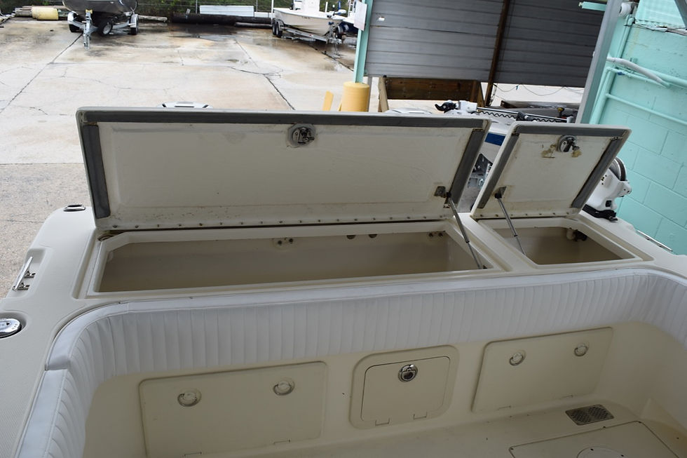 Thumbnail: 1998 World Cat 266 SF Center Console