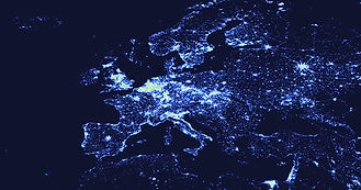 Le Centre Européen de Sécurité et de Stratégie analyse les risques liés à la dépendance technologique, la manipulation algorithmique et la fragmentation des espaces numériques, tout en proposant des axes d’action pour préserver l’autonomie numérique européenne.