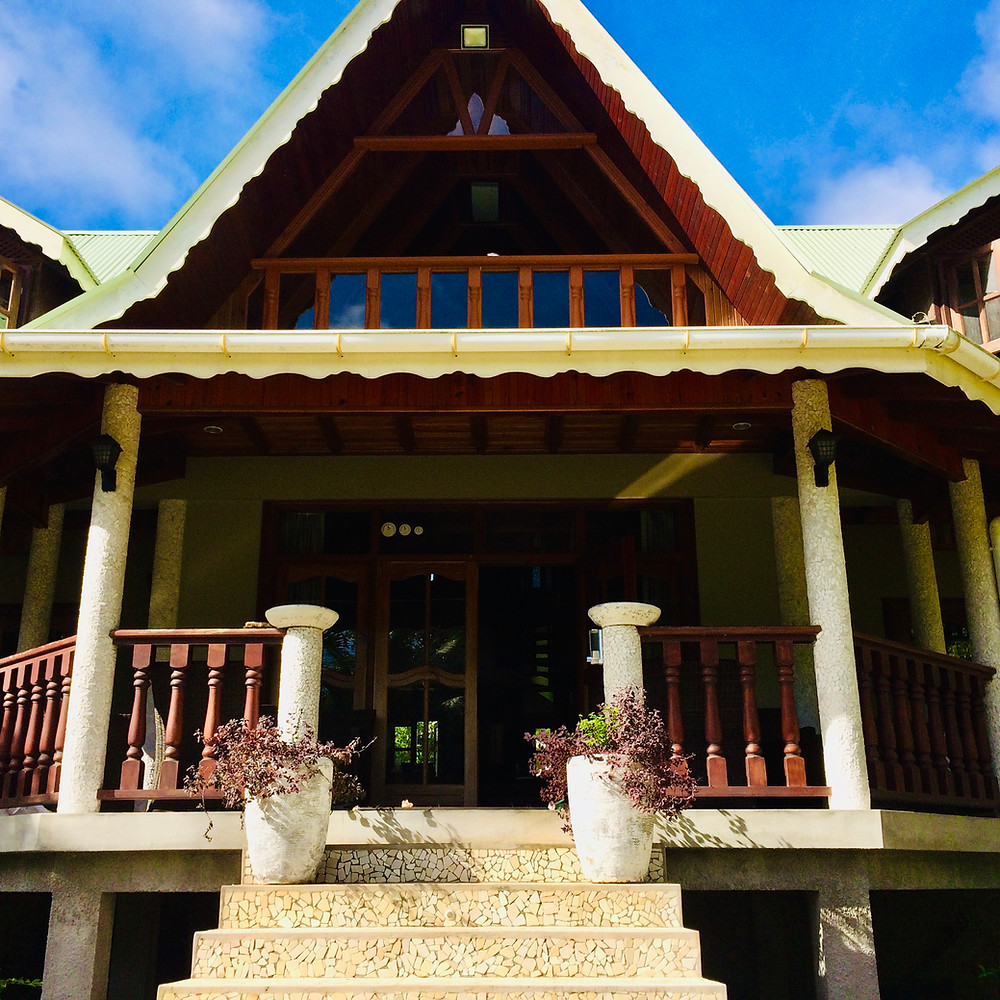 Villa Pasyon, up close