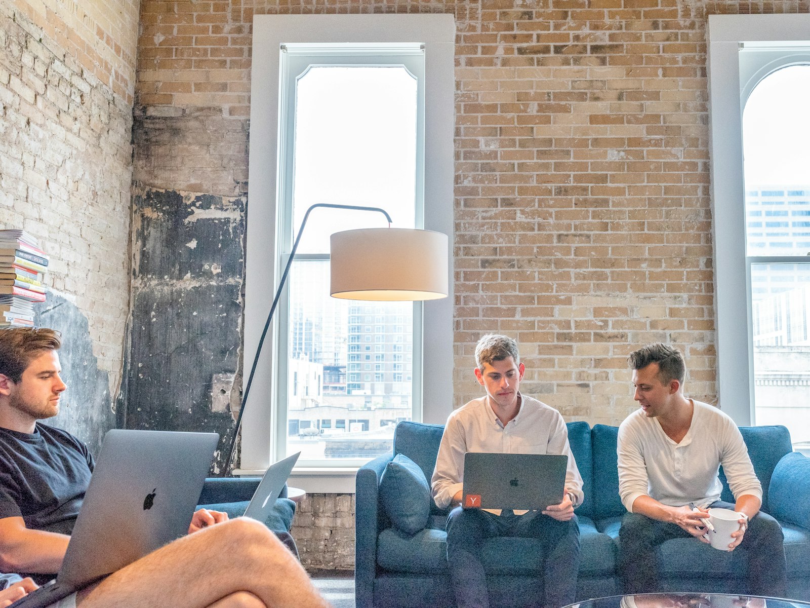 Marketing team defining a campaign goal during a meeting