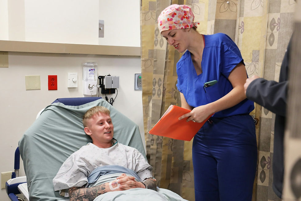 Nurse using calm patient-centred communication during a hospital conversation