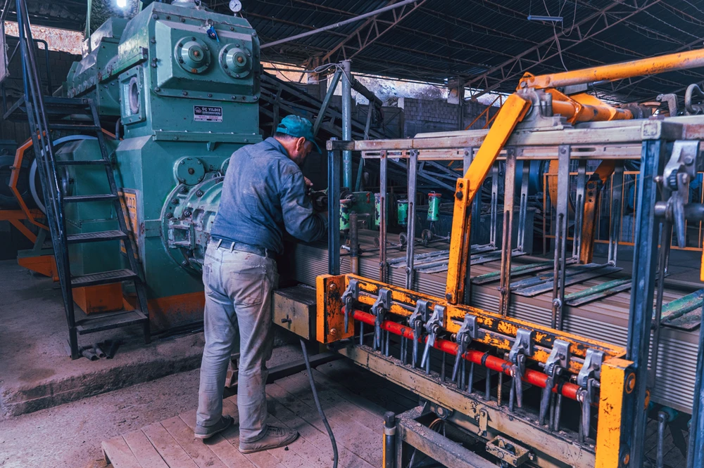 Augmented Reality Maintenance: A Practical Enterprise Guide