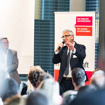 Grünewald Consulting gratuliert Advisory Board Lothar Grünewald zum Regionalvorstandsvorsitz!