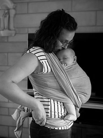 Bébé portage physiologique.jpg