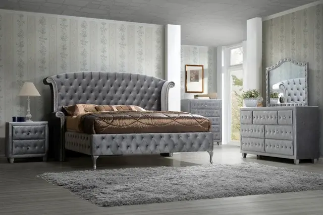Diamond Palace Bedroom Set Queen or King