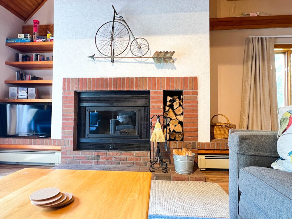 Eagles Resort Living Room Wood Fireplace