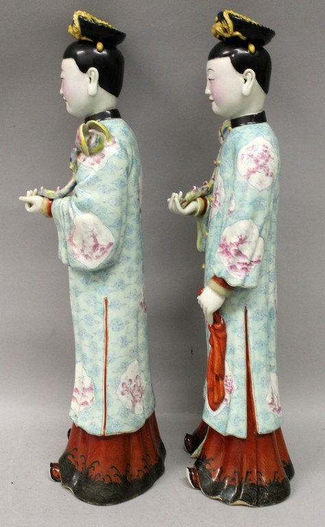 Thumbnail: A LARGE MIRROR PAIR OF CHINESE FAMILLE ROSE PORCELAIN