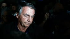 Bolsonaro 'não tem vontade de se alimentar', diz filho