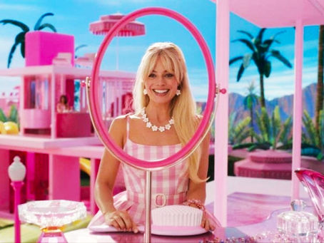 Crítica de Barbie traz reflexões no imperfeito estilo de vida da boneca