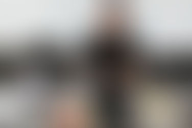 “Instagram, TikTok & Cia.: a farmácia clandestina onde o ‘especialista’ é quem comenta primeiro”