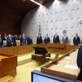 De Guardião da Constituição a Ator Político: O Desvio de Função do STF