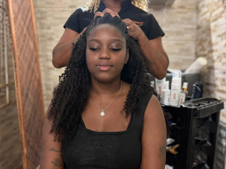 Outubro Rosa no Renascença Clube: um evento para mulheres e feito por mulheres que une saúde, beleza negra, cultura e samba em ação gratuita