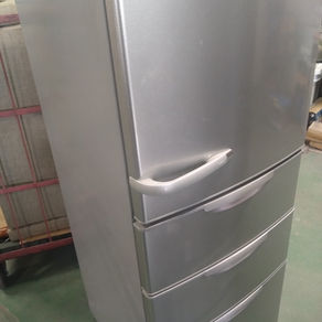 福岡市東区で家電の搬出を行うスタッフの出張査定風景|冷蔵庫・洗濯機・エアコン対応【リサイクルショップ グリード】