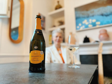 How Many Glasses in a Bottle of Prosecco?