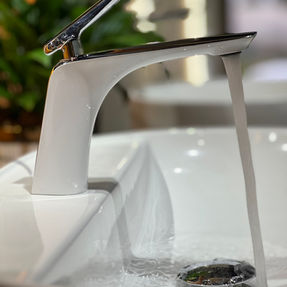 Nếu bạn đang tìm kiếm một mẫu vòi lavabo vừa đẹp mắt, bền bỉ vừa dễ dàng kết hợp với nhiều kiểu chậu rửa khác nhau, Takumizima FC-102-CW chính là lựa chọn đáng cân nhắc.