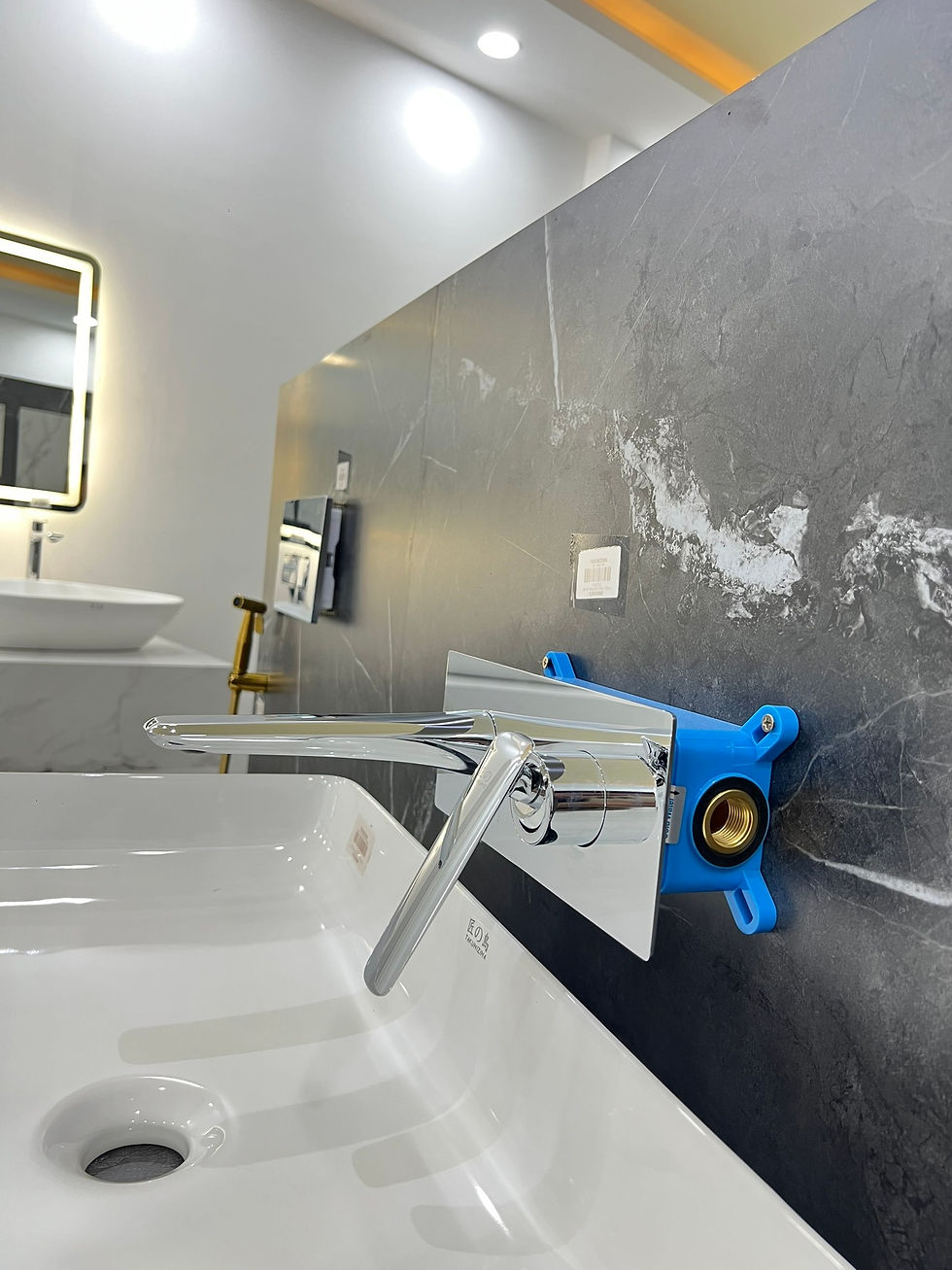 Vòi Lavabo Âm Tường Takumizima CS-1142C1