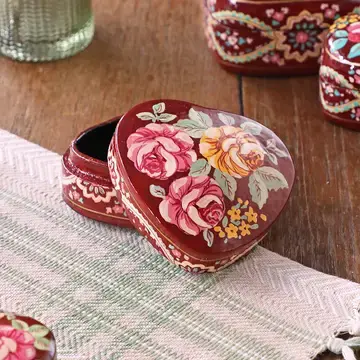 Estella Heart Boxes