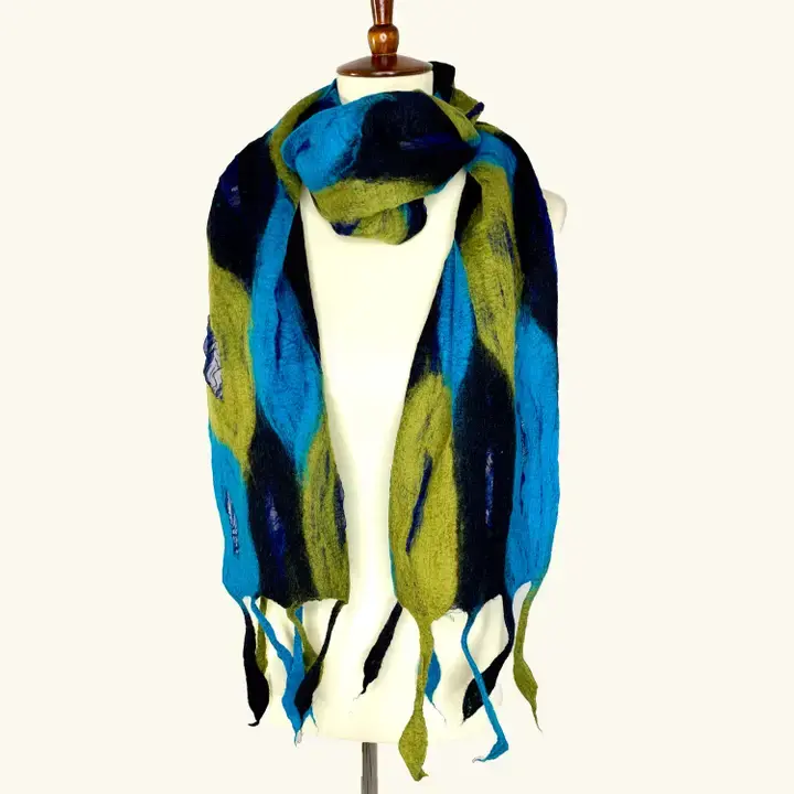 Cool Feather Scarf