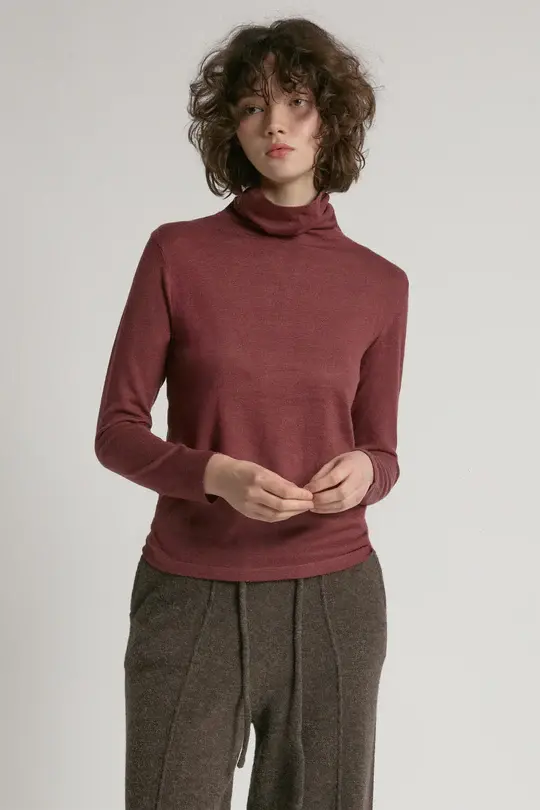 Turtle Neck Lightweight Sweater P04