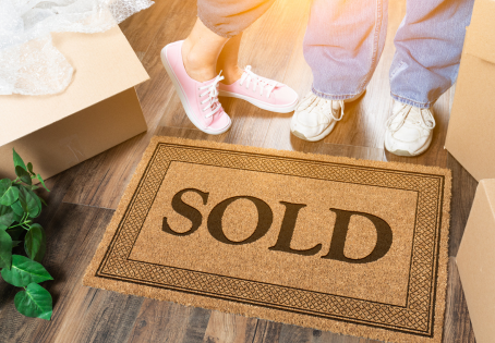How does 'anonymous' sell homes?