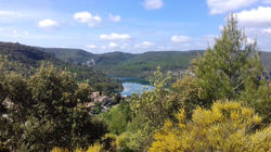 Esparron de Verdon(vue du château d'