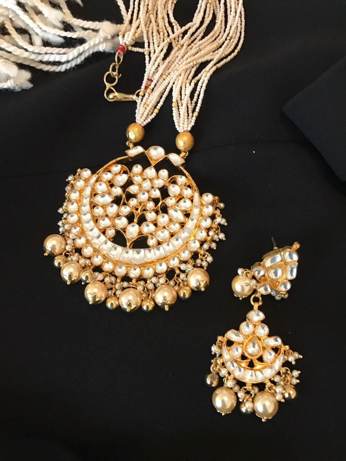 Shajar Kundan and Pearls Set