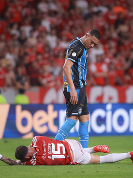Inter e Grêmio empatam em clássico com 43 faltas e polêmica de arbitragem