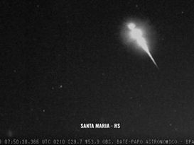 Meteoro cruza o céu do RS e é registrado em Santa Maria; semana terá chuva de estrelas cadentes