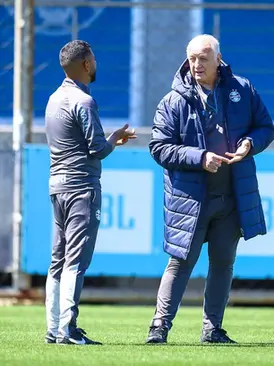 Grêmio visita o Botafogo em jogo atrasado do Brasileirão