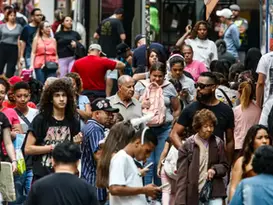 Governo propõe salário mínimo de R$ 1.717 em 2027