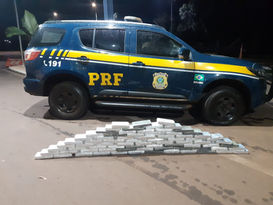 PRF apreende mais de 80 kg de cocaína e prende uma mulher em Ijuí