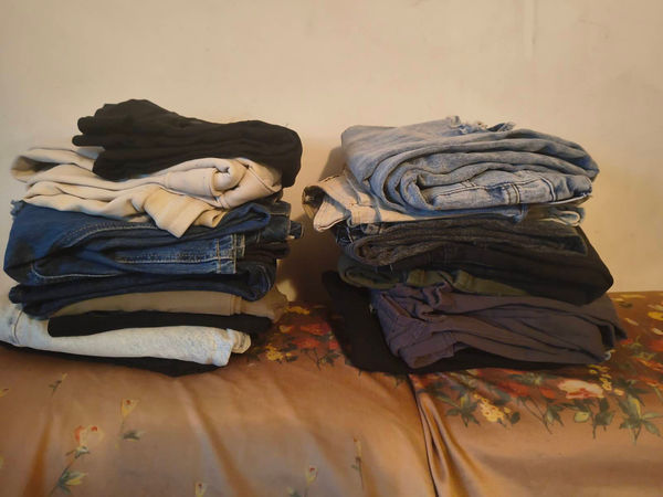 Lot de pantalons et jeans