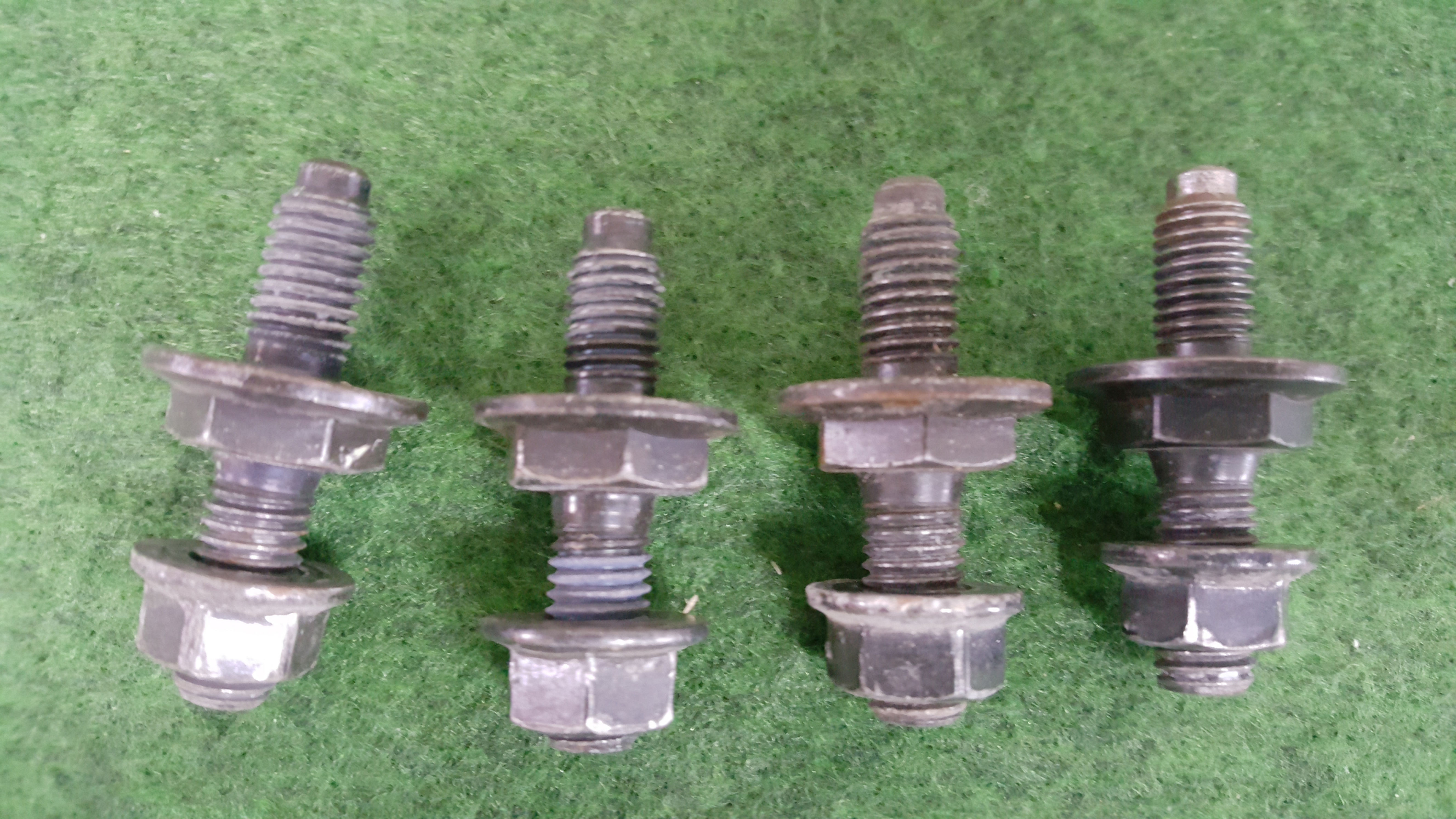 VW T4 Schrauben für Sitzkonsole, Sitzkosolenschrauben  von Bj. 1996-2003