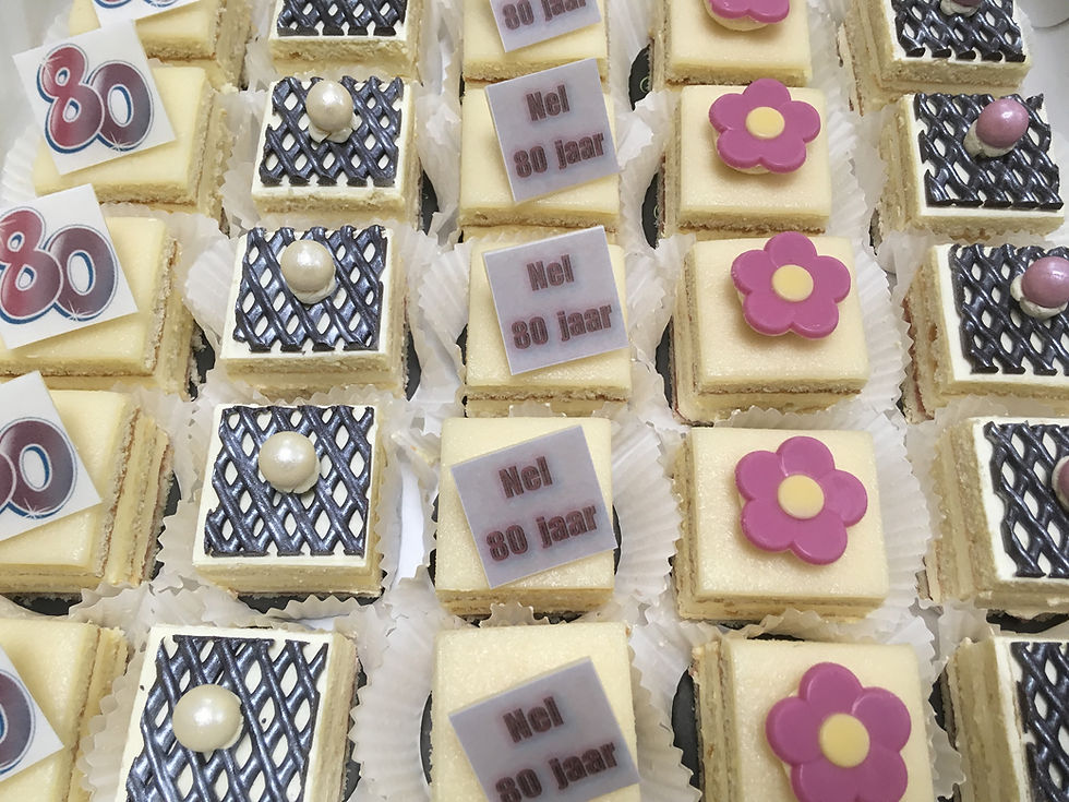 Thumbnail: Petit Fours "Cake" 'assortiment'