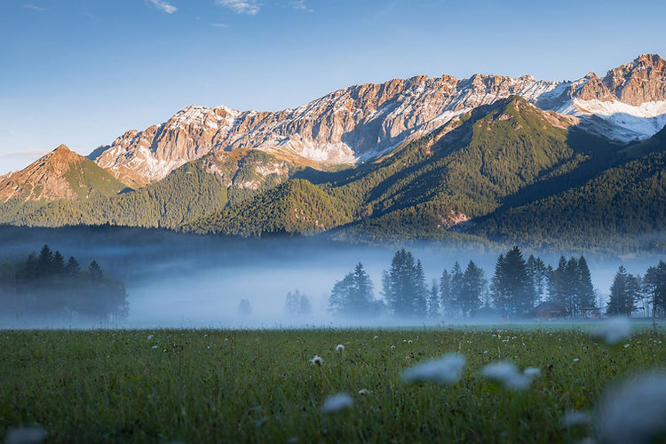 Oberleutasch im Herbst mit Nebel bei Sonnenaufgang_small.jpg