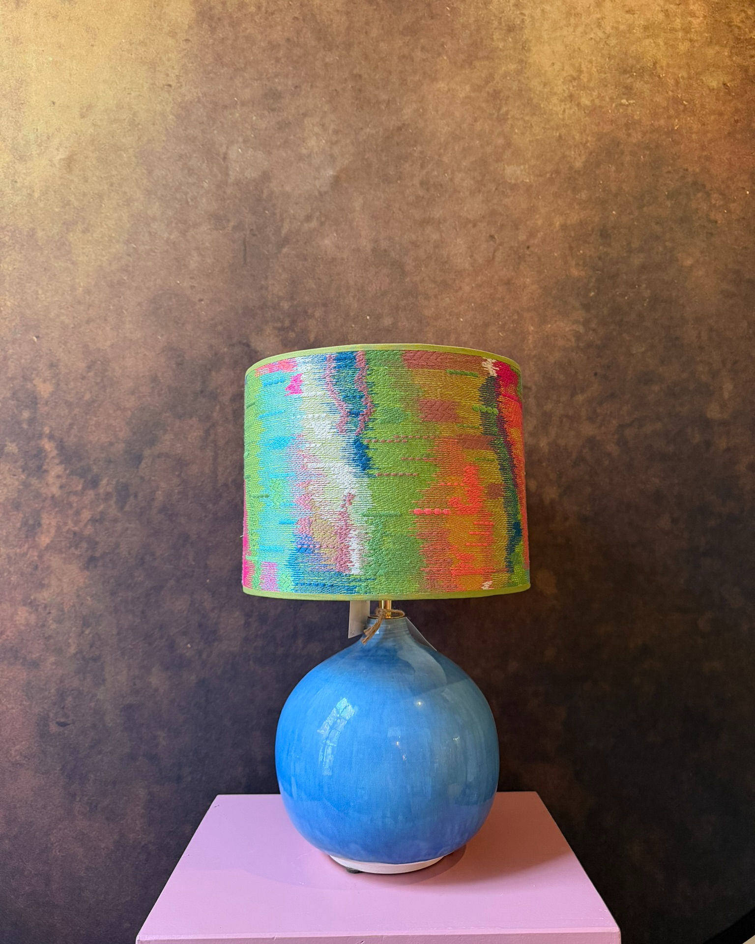 Licht blauwe bol lamp