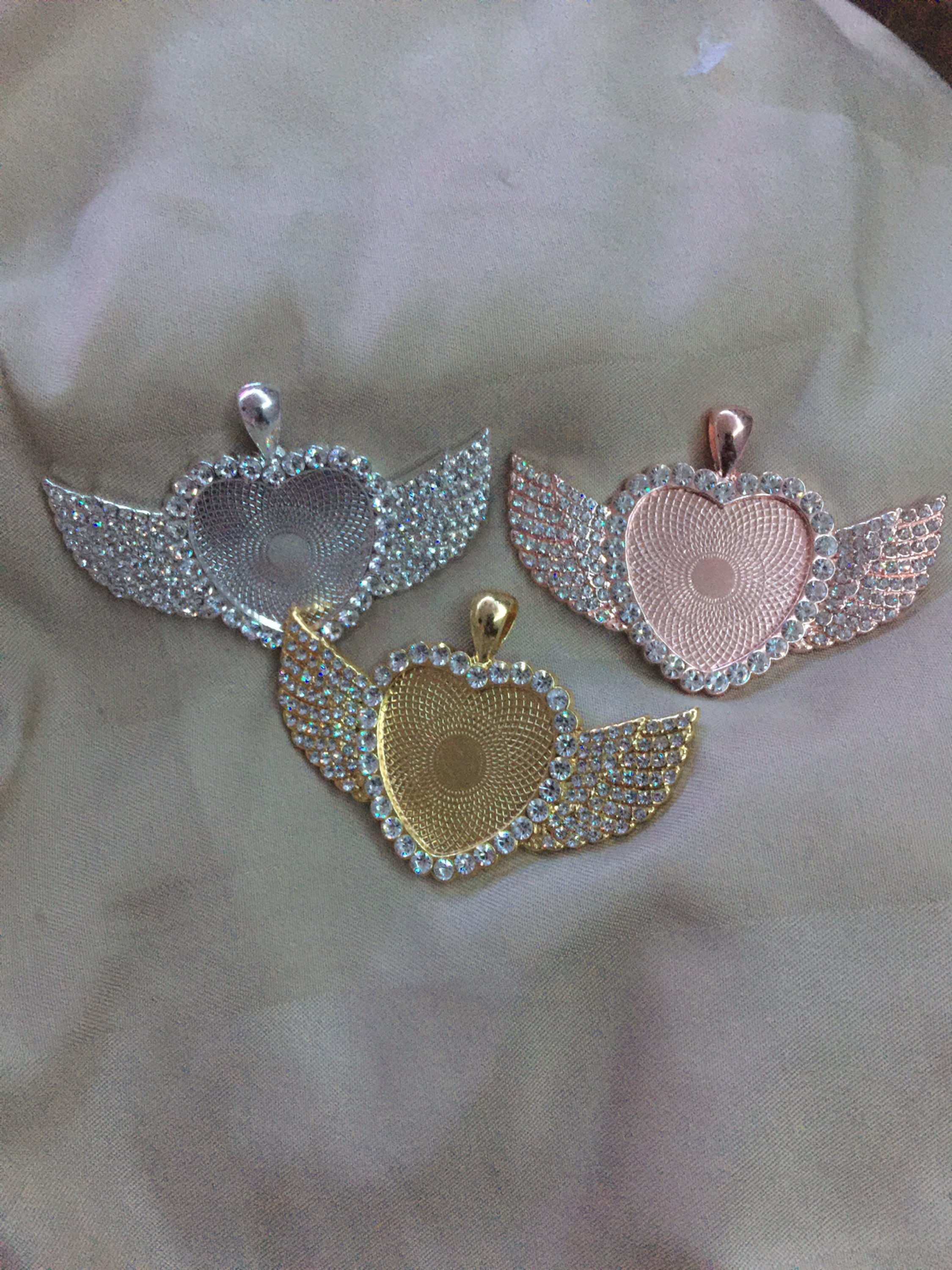 Heart wing pendant (single picture )