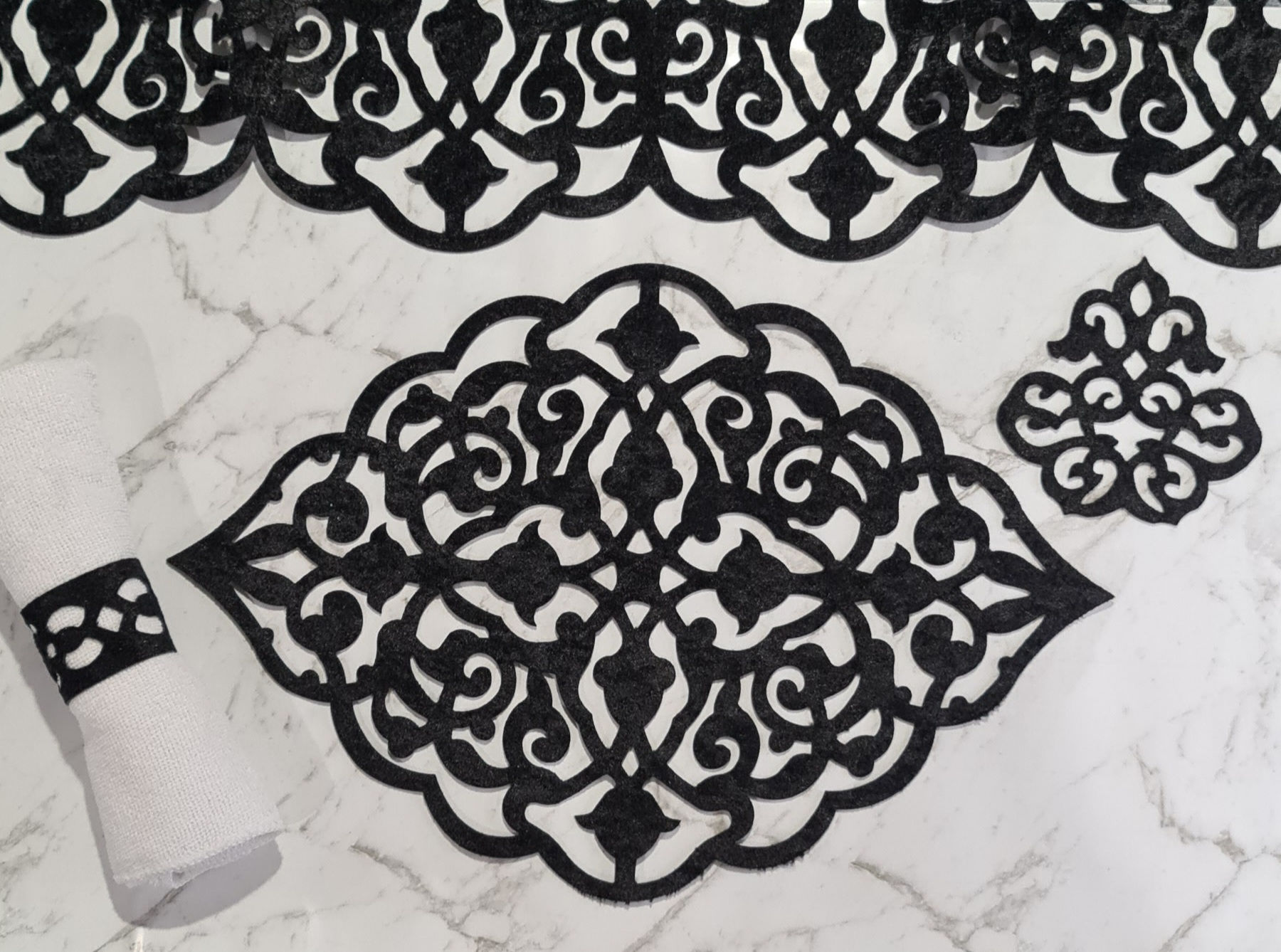 Audrey suede placemat set