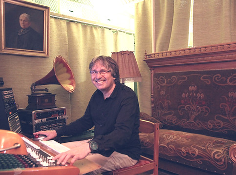 Richard Mader_edited.jpg