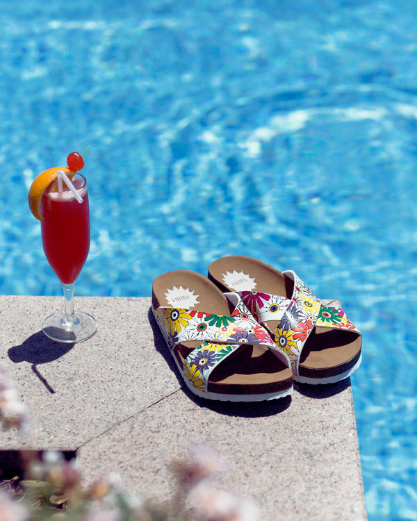 poolside yaratıcı fotoğraf çekimi bodrum havuz kenarında kreatif moda çekimi, yaz enerjisiyle dolu outdoor stil fotoğrafı
lüks havuz başında moda kampanyası çekimi, Bodrum’un eşsiz manzarasında ürün ve model odaklı çekim
akşam güneşiyle aydınlanmış Bodrum havuz kenarı lifestyle çekimi, renkli ve dinamik moda görseli
havuz kenarında minimal stil outdoor editorial, kreatif kompozisyon ve yansıma oyunları
Bodrum’da yaz konseptli havuz kenarı reklam çekimi, modern moda markası için estetik fotoğraflar
havuz suyu yansımalarıyla yaratıcı fotoğrafçılık, Bodrum doğal ışığında moda çekimi
modern aksesuar ve plaj modası çekimi, Bodrum havuz kenarı dinamik styling ile
gündüz ve gün batımı ışığında Bodrum havuz çekimleri