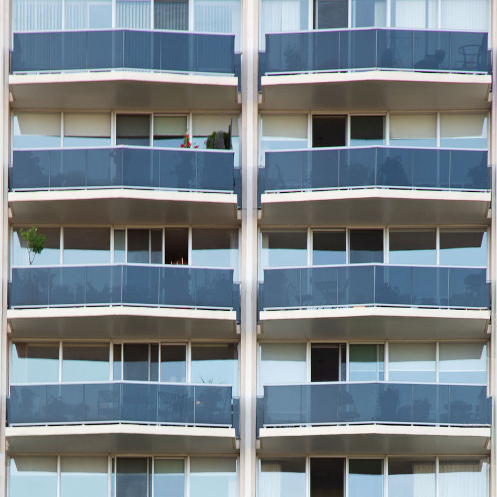 Pros and Cons of Laminated vs. Tempered Glass