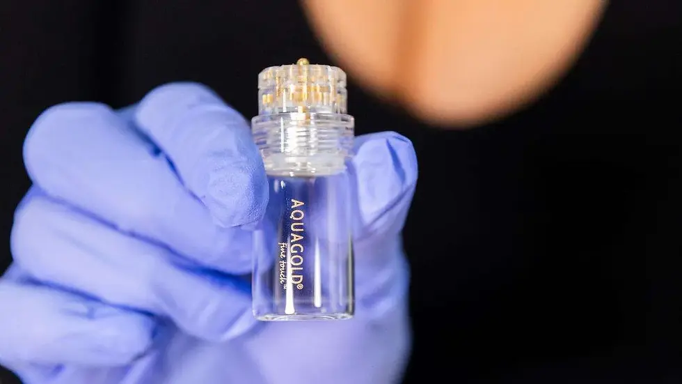 Close-up view of AquaGold® Fine Touch device with gold-plated needles