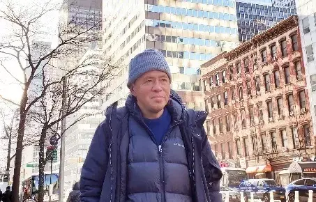 志工伸援 纽约「流浪博士」近况曝光 昔日服装店雇主也发声