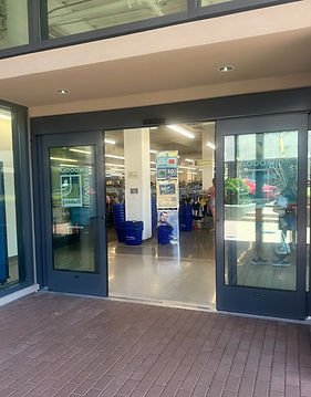 Goodwill Hawaii Outside.jpg