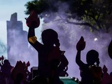 ¿Por qué se utiliza el morado en el Día Internacional de la Mujer?