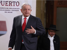 AMLO exige al INE investigar "guerra sucia" en su contra en redes sociales