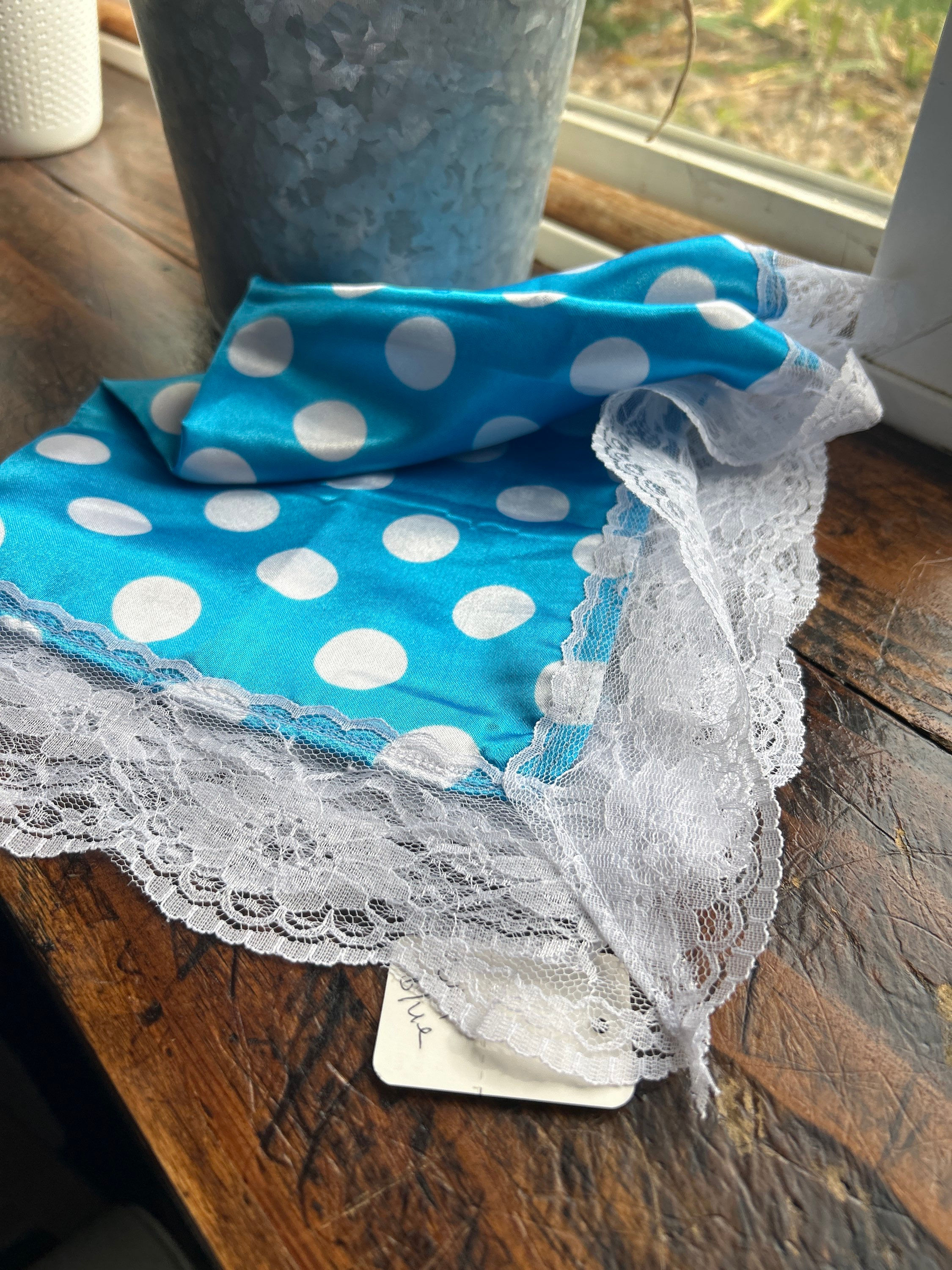 Blue Poka dot Lapscarf No Wristlet