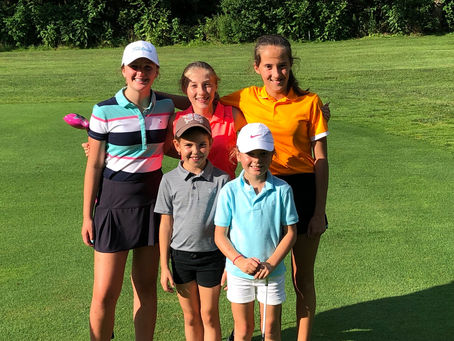 LOTS OF GIRLS ENJOYING THE
JR. LEAGUE !!