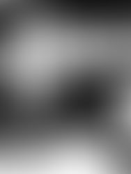 "Este poema no tiene salida de emergencia" de Ihovan Pineda (México)